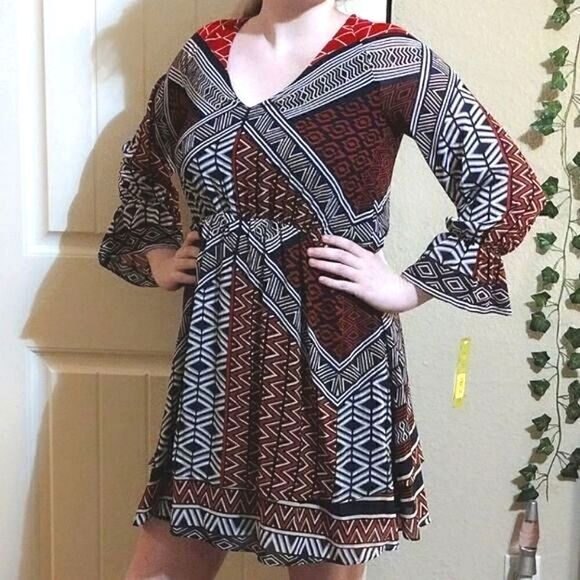 Gianni Bini Women's Size XS New Fit and Flare Mini Pullover V Neck Dress - Picture 1 of 8